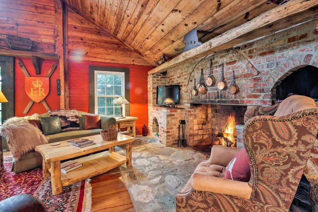 Ginny'S Cabin Spruce Pine Bagian luar foto